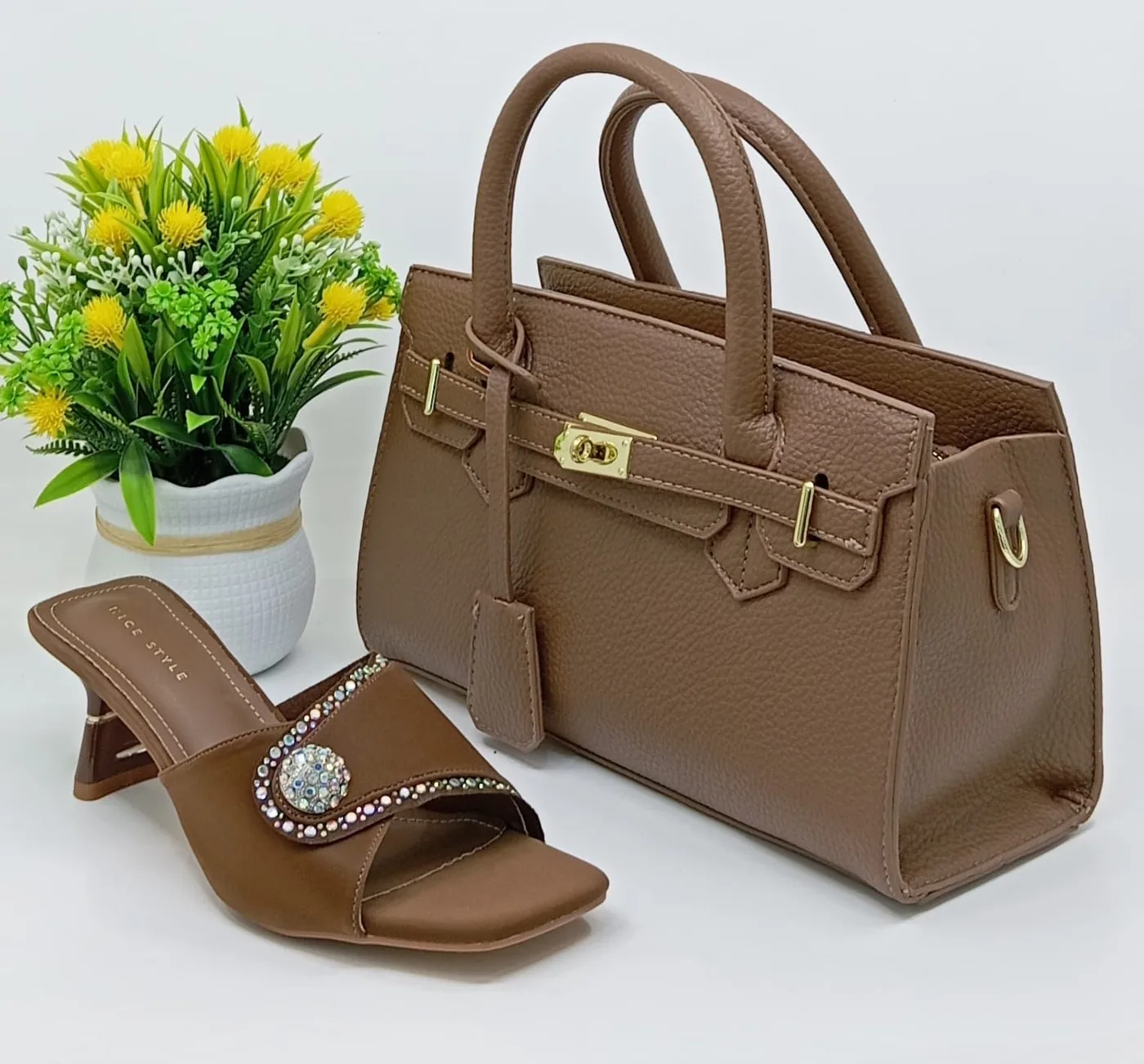 Ensemble sac à main et chaussures