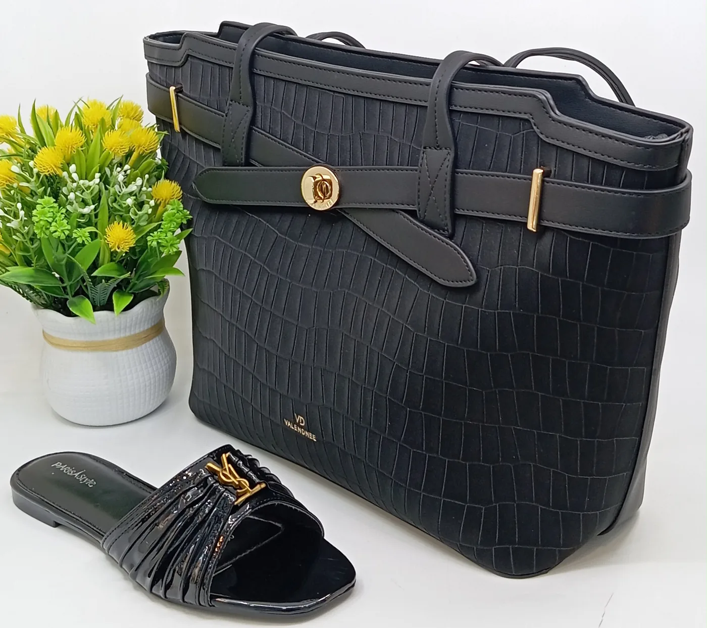 Ensemble Sac & Sandales Femme – Élégance & Raffinement