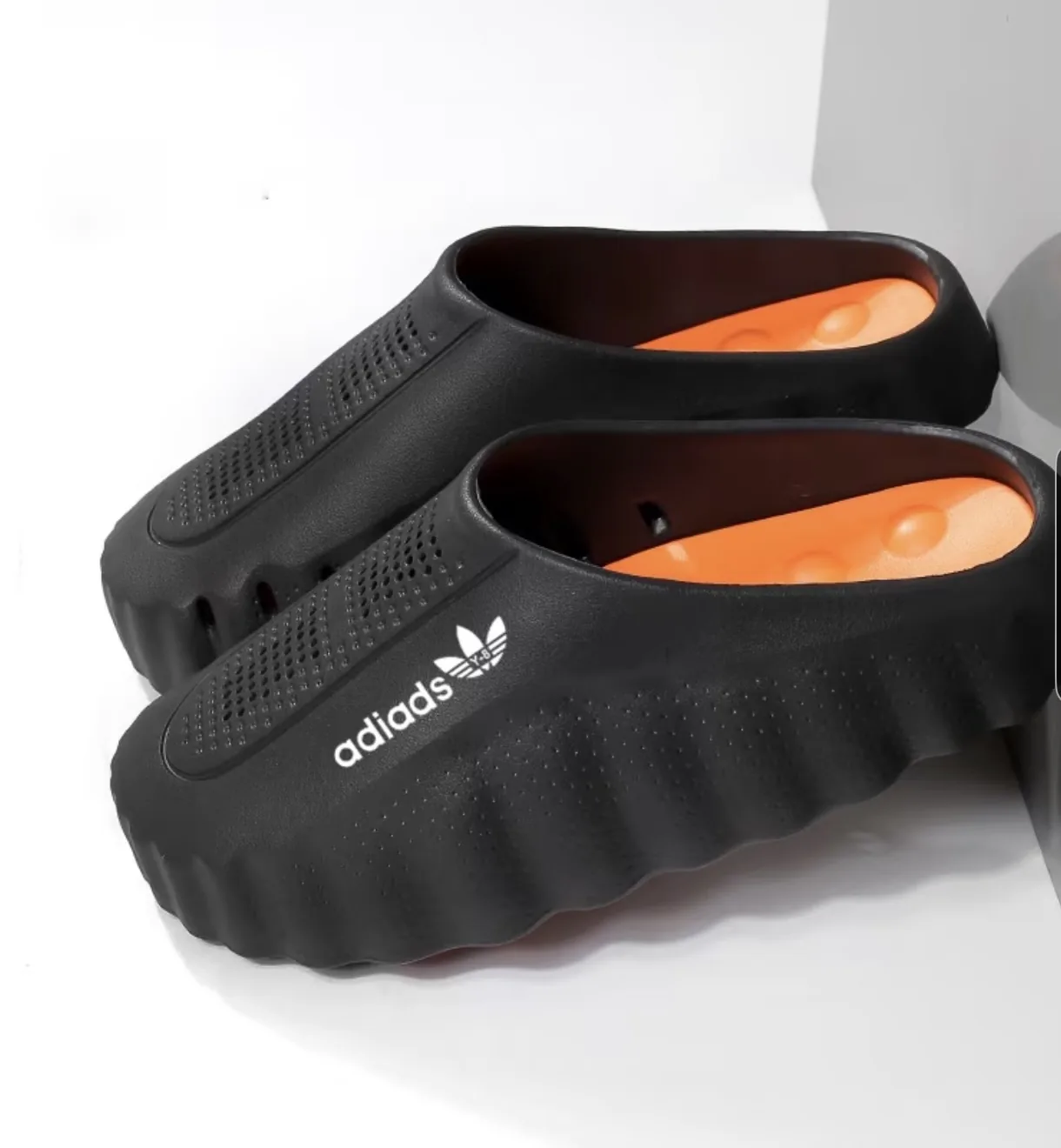 Sandales futuristes Nike Mind 001