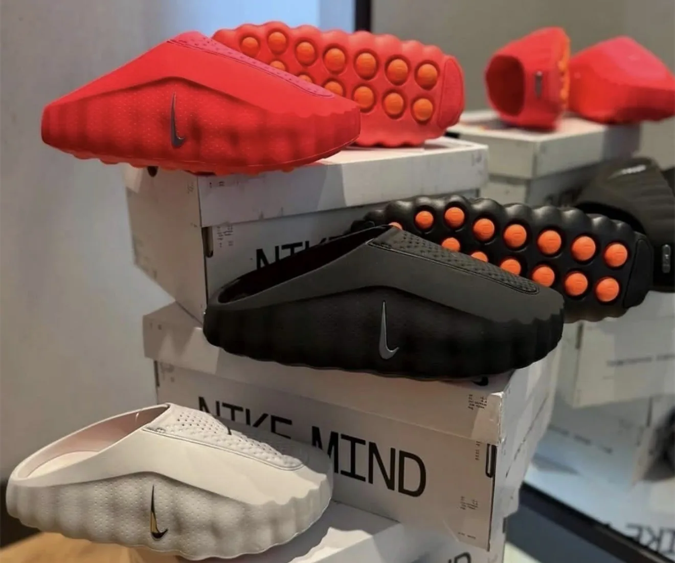 NIKE MIND 001
